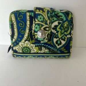 Vera Bradley Snappy Compact Wallet Floral Blue Green and White EUC‎